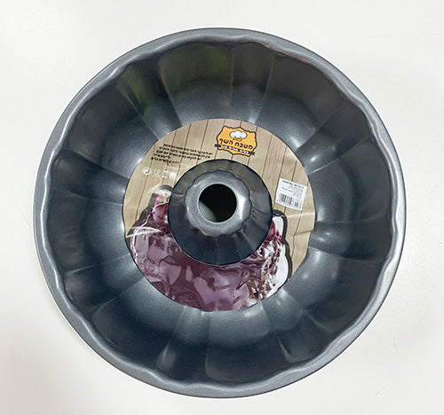 תבנית מתכת לעוגה עם חור