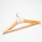 שלישייה קולבי עץ